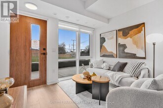 73 Curlew Dr in Toronto, ON - Building Photo - Building Photo