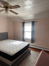 92-01 220th St in Queens, NY - Foto de edificio - Building Photo