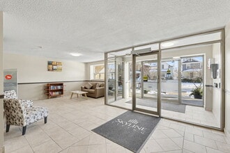 Mapleview Manor in Sarnia, ON - Building Photo - Building Photo