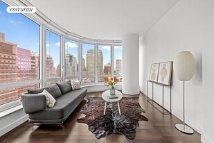 306 Gold St in Brooklyn, NY - Building Photo