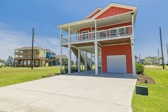 25011 San Simeon Ct in Galveston, TX - Foto de edificio - Building Photo