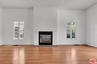 118 N Harper Ave in Los Angeles, CA - Building Photo - Building Photo