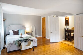 193 Thistle Lea in Buffalo, NY - Building Photo - Building Photo