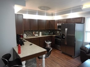 205 Cherry St, Unit 2 in Syracuse, NY - Building Photo - Building Photo
