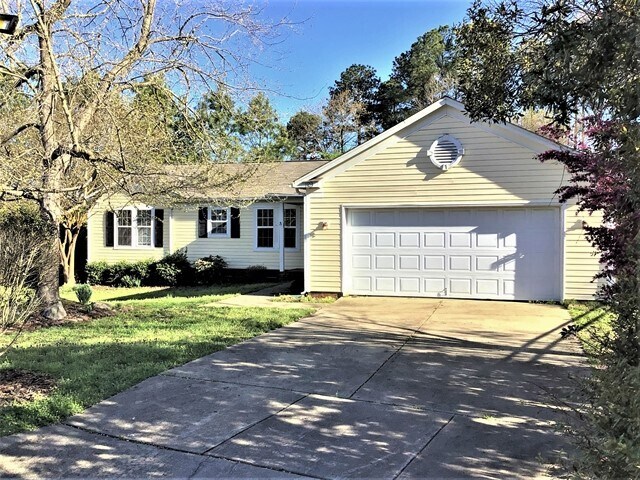 1103 Lexington Pointe Ln in Apex, NC - Building Photo