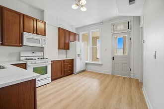 2609 W Iowa St, Unit 2 in Chicago, IL - Building Photo - Building Photo