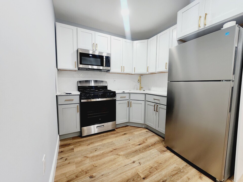 42 Stevens Ave, Unit 2 in Jersey City, NJ - Building Photo