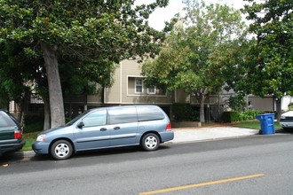 Residential Condominium in Burbank, CA - Building Photo - Building Photo