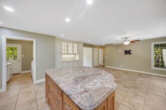 12819 Huntercreek Rd in Des Peres, MO - Building Photo - Building Photo