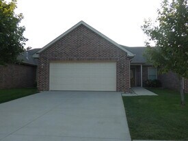 627 N Edgemere Dr in Bourbonnais, IL - Building Photo