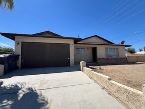 700 Starlight St in Barstow, CA - Building Photo - Building Photo