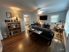 859 Oasis St in New Braunfels, TX - Building Photo - Building Photo