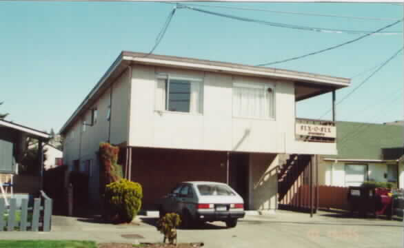 Six-o-six Apartments in Renton, WA - Building Photo