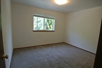 1350 Brown St, Unit B in Wenatchee, WA - Foto de edificio - Building Photo