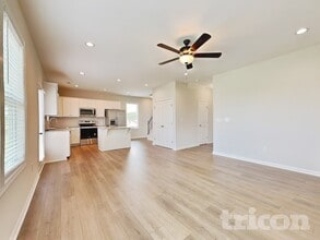 77 Sawyer Ml Dr in Dunn, NC - Foto de edificio - Building Photo