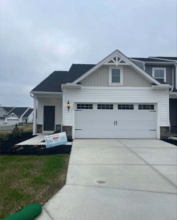 3455 Bushwillow Dr in Uniontown, OH - Building Photo