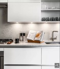 East 44th Street in New York, NY - Building Photo - Building Photo