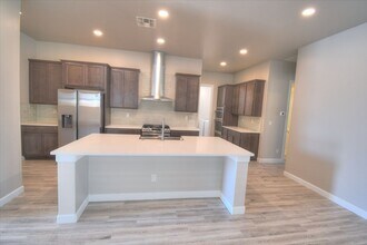 167 Fernleaf Ct NW in Los Ranchos de Albuquerque, NM - Building Photo - Building Photo