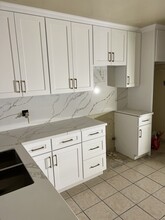 5646 Satsuma Ave, Unit 5646 in Los Angeles, CA - Building Photo - Building Photo