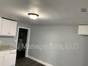 1201 Lake Dr in Jonesboro, GA - Building Photo - Building Photo