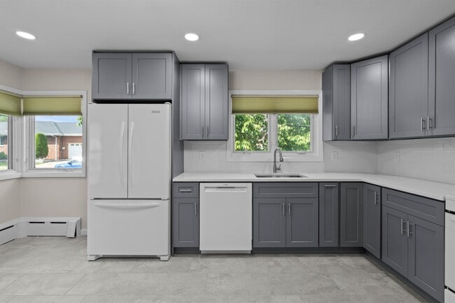 341 Westervelt Pl in Lodi, NJ - Building Photo - Building Photo