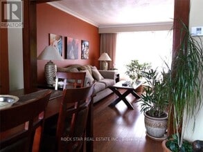 5905 Hillcrest Crescent in Niagara Falls, ON - Building Photo - Building Photo