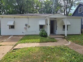 6250 Garfield Ave in Berkeley, MO - Building Photo
