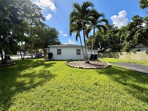 425 Opa-Locka Blvd in North Miami, FL - Building Photo - Building Photo