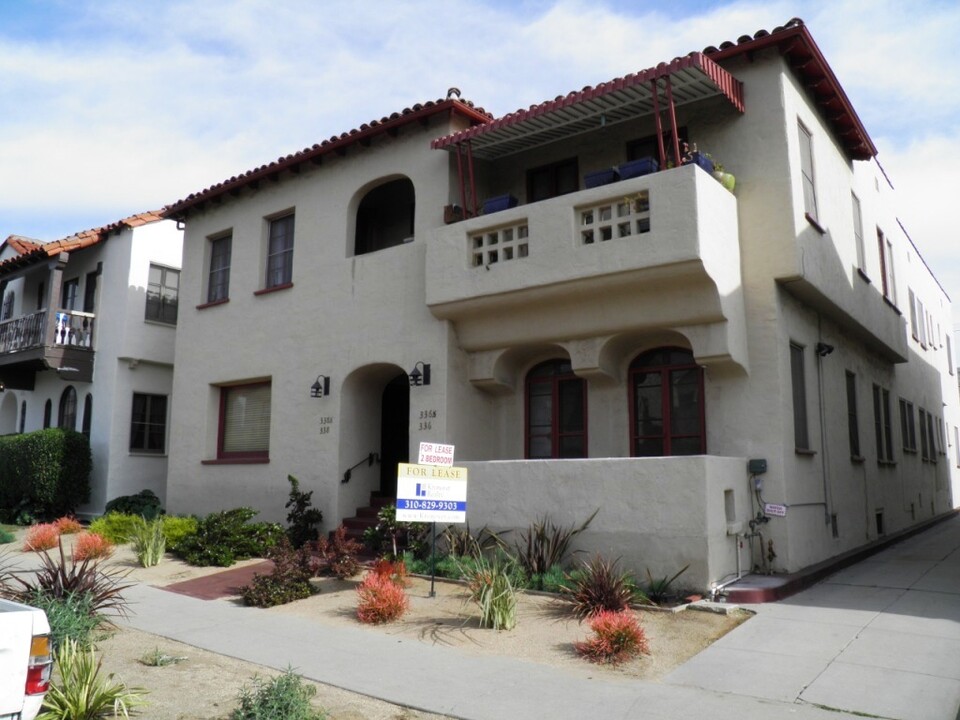 336 N Ogden Dr, Unit 336 Half Upper Right unit in Los Angeles, CA - Building Photo