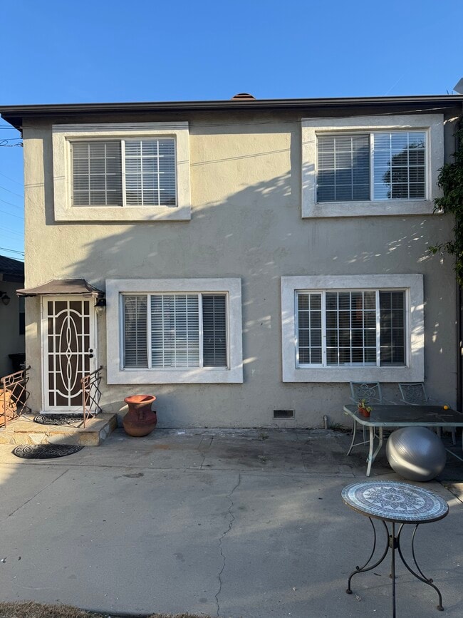 500 Venice Way, Unit 1 in Inglewood, CA - Foto de edificio - Building Photo