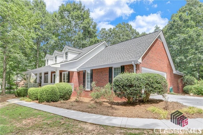 2030 Keeneland Dr in Bogart, GA - Building Photo - Building Photo