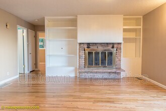 12025 SW 64th Ave in Portland, OR - Building Photo - Building Photo