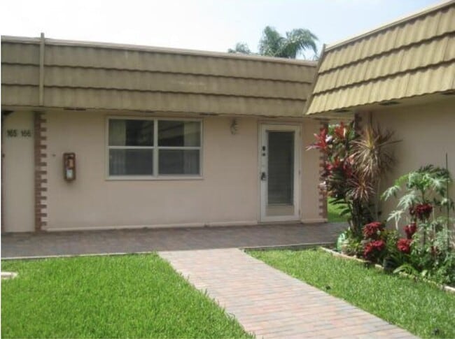 166 Valencia Dr