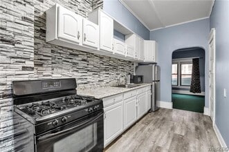 946 Main St in Buffalo, NY - Building Photo - Building Photo