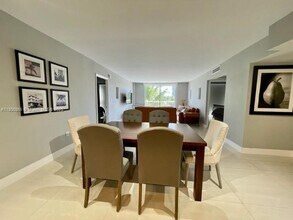 9721 E Bay Harbor Dr in Bay Harbor Islands, FL - Building Photo - Building Photo