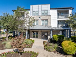 Art at Brattons Edge in Austin, TX - Building Photo - Building Photo