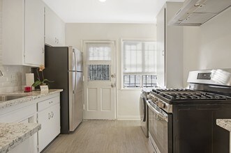 4058 9th Ave, Unit 4058 in Los Angeles, CA - Building Photo - Building Photo