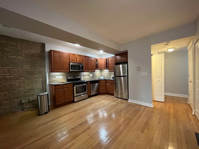 property at 4938 N Winthrop Ave