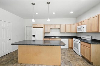 6101 Lombard Cir in Wasilla, AK - Building Photo - Building Photo
