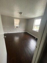 1216 Wafer St in Pasadena, TX - Foto de edificio - Building Photo