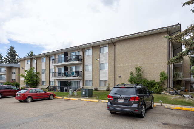 Clayton Park Apartments in Red Deer, AB - Building Photo - Building Photo