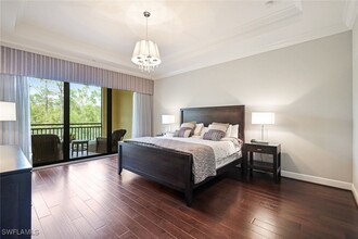2751 Tiburon Blvd E in Naples, FL - Foto de edificio - Building Photo