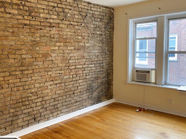 3038 W Wellington Ave in Chicago, IL - Building Photo - Building Photo