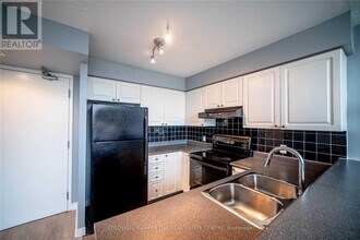 200 Manitoba St in Toronto, ON - Building Photo - Building Photo