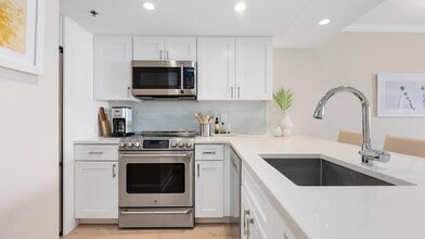 700 First Ave in Avalon, NJ - Building Photo - Building Photo