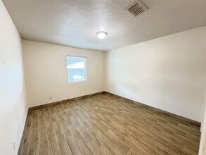 7225 Cook Rd in Houston, TX - Building Photo - Building Photo