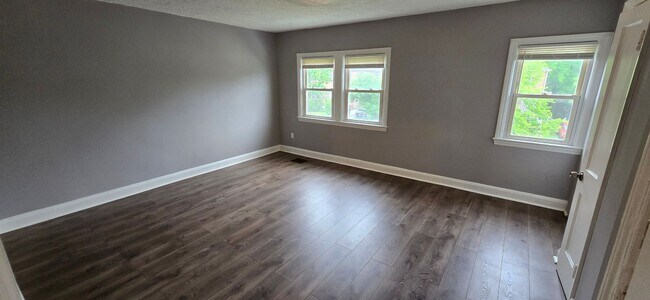 2802 Clearview Ave in Baltimore, MD - Building Photo - Building Photo