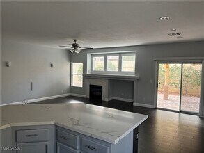 10601 Umbrella Tree Ct in Las Vegas, NV - Building Photo - Building Photo