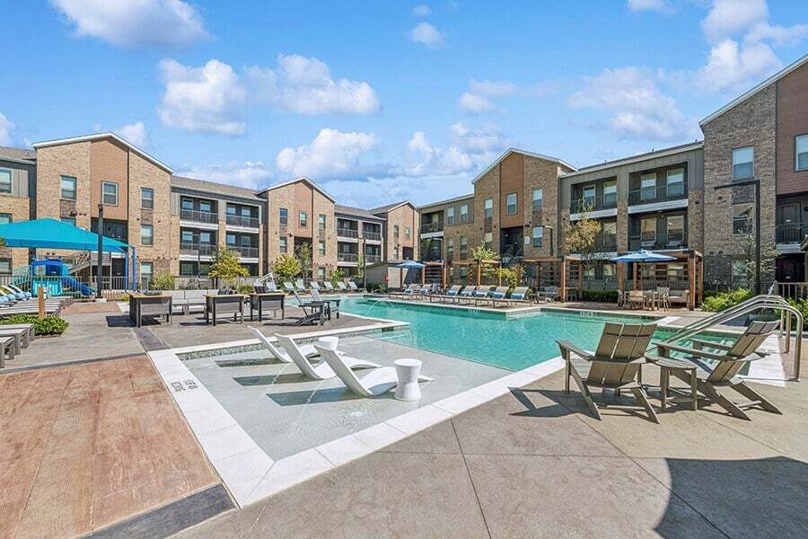 Alta 3Eighty Apartments in Aubrey, TX - Foto de edificio