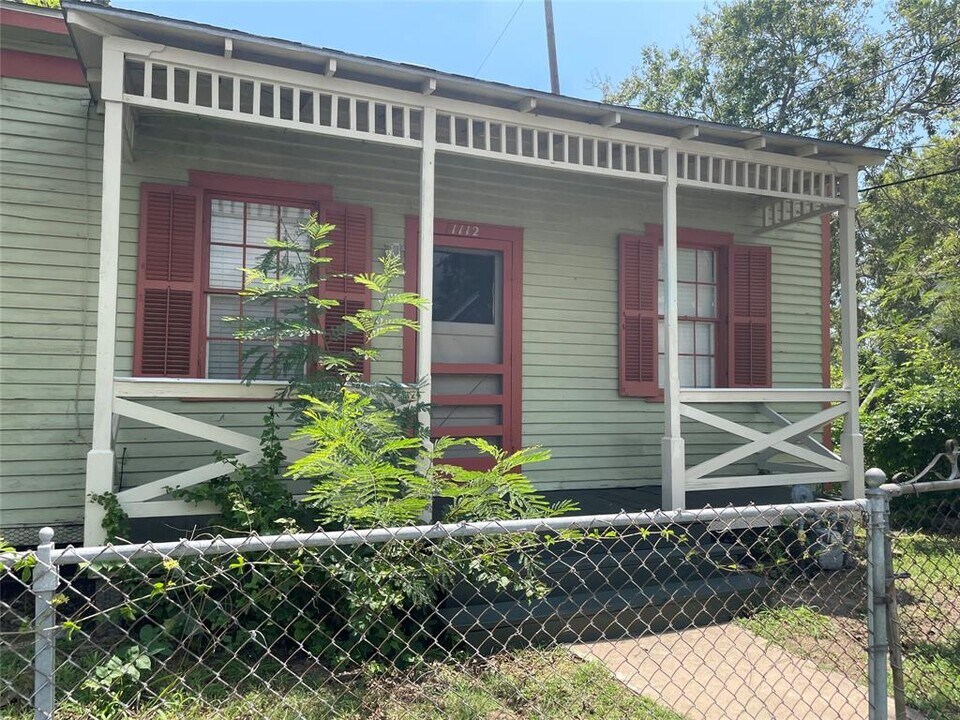 1112 22nd St in Galveston, TX - Building Photo